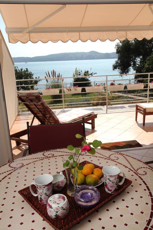 Gem Of The Sea Luxury Beach Apartment With Brand New Heating Infinity Pool Trogir Exterior foto