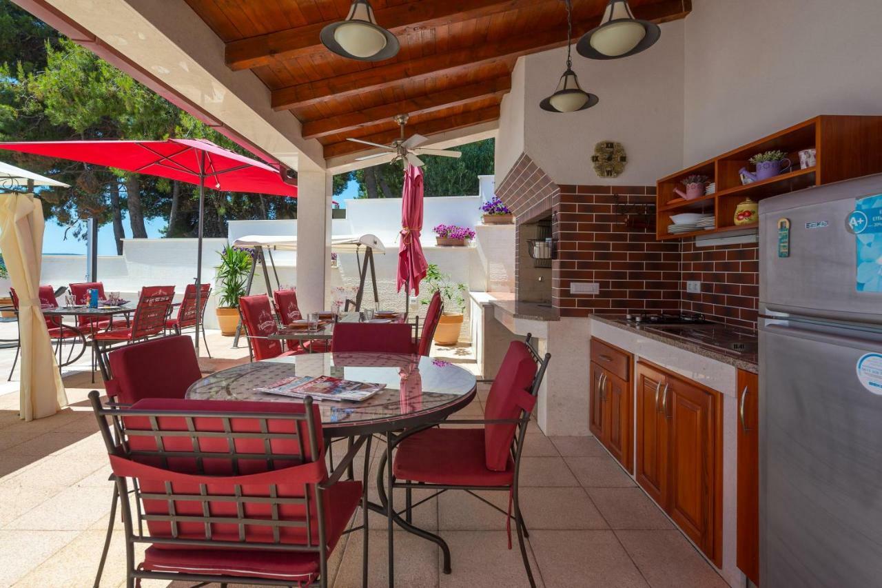 Gem Of The Sea Luxury Beach Apartment With Brand New Heating Infinity Pool Trogir Exterior foto